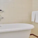 Le Provençal - Rénové En 2025 - Bord De Hotel Hyères