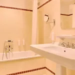 Hotel Le Provençal - Rénové En 2025 - Bord De 4*