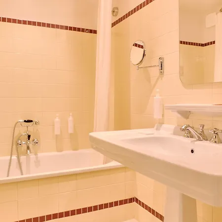 Hotel Le Provencal - Bord De 4*