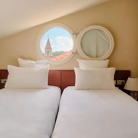Le Provencal - Bord De Hotel Hyères