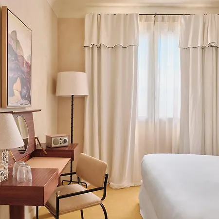 Le Provencal - Bord De Hotel Hyères