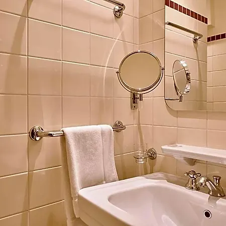 Le Provencal - Bord De Hotel 4*