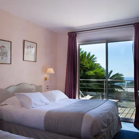 Hotel Le Provencal Renove En 2025 - Bord De