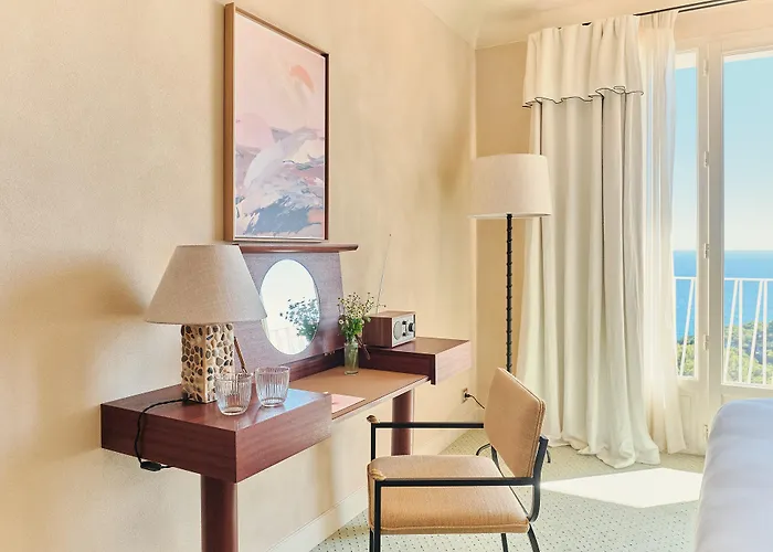 Le Provencal - Renove En 2025 - Bord De Hotell 4*