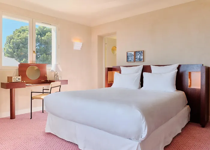 Le Provencal - Renove En 2025 - Bord De 4* Hyères