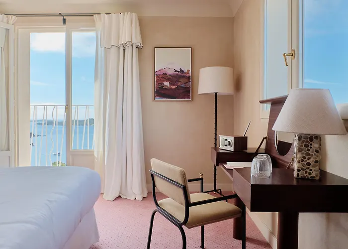 Le Provencal - Renove En 2025 - Bord De Hotell Hyères