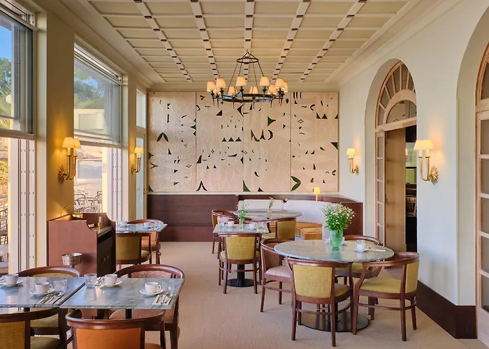Le Provencal - Renove En 2025 - Bord De Hotell