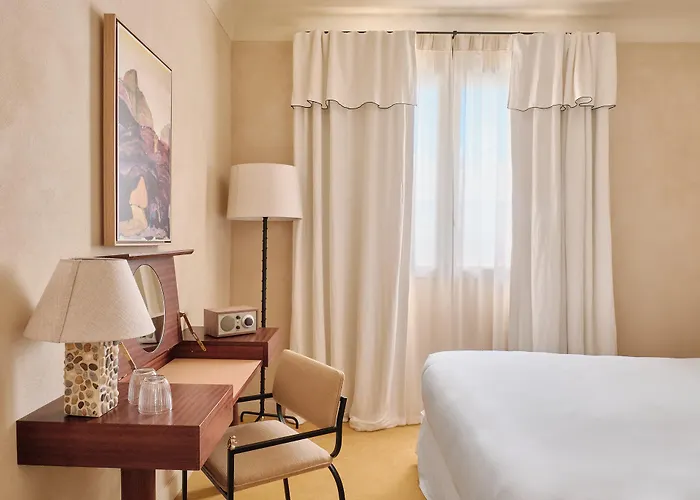 Le Provencal - Renove En 2025 - Bord De Hotell Hyères
