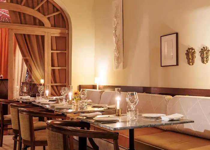 Le Provencal - Renove En 2025 - Bord De Hotell